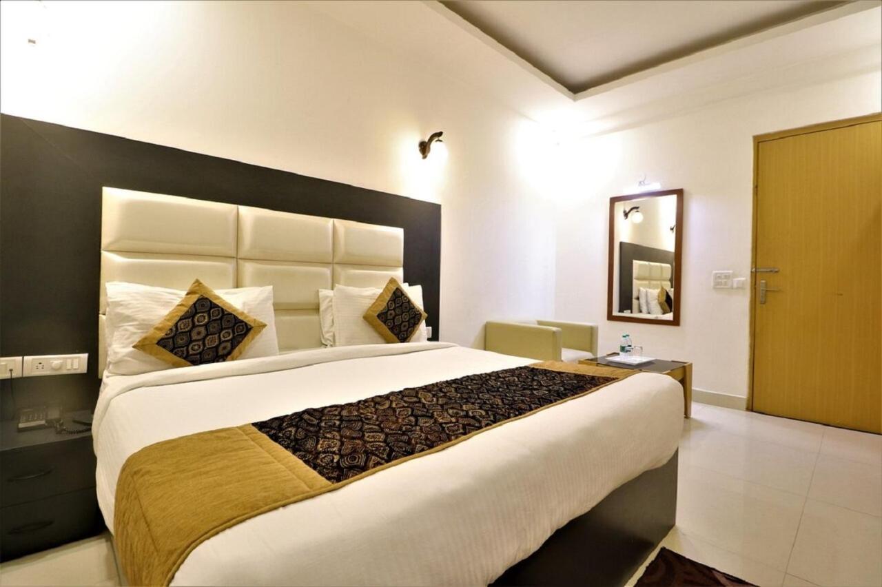 Aerocity Hotel Jindal Palace Delhi- A Well Hygiene Property"All Staff Vaccinated " Нью-Дели Экстерьер фото